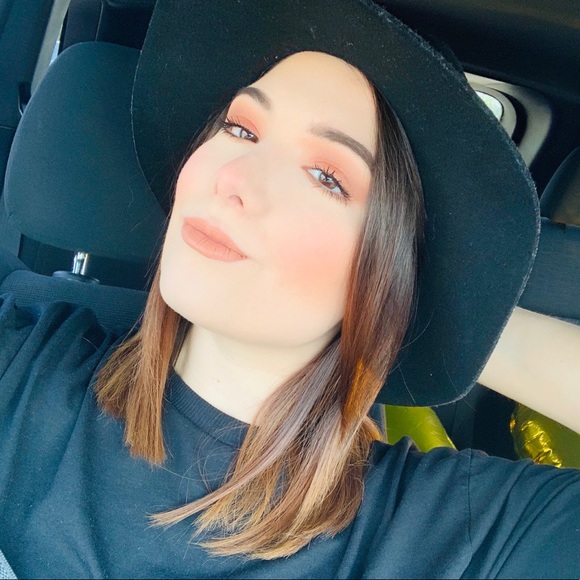 Meet Me!💕 - Picture 1 of 4